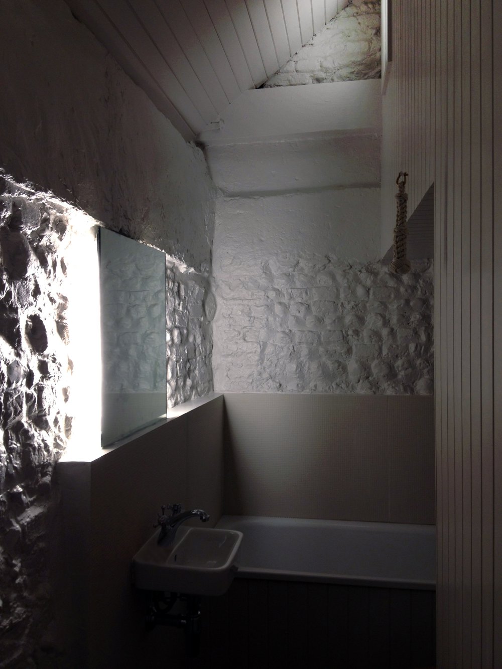 BATHROOM - LIGHT ON.jpg